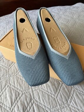 Vivaia Comfort Knit Women's Flats in Steel Blue